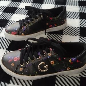 GBG - Floral sneakers - Sz 7.5